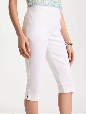 Chicos So Slimming Brigitte Slim Capri Crop Basic In Alabaster